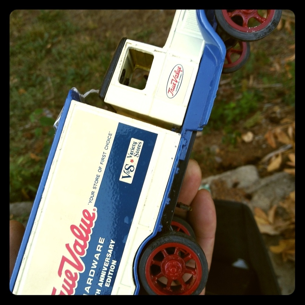 True value metal car bank